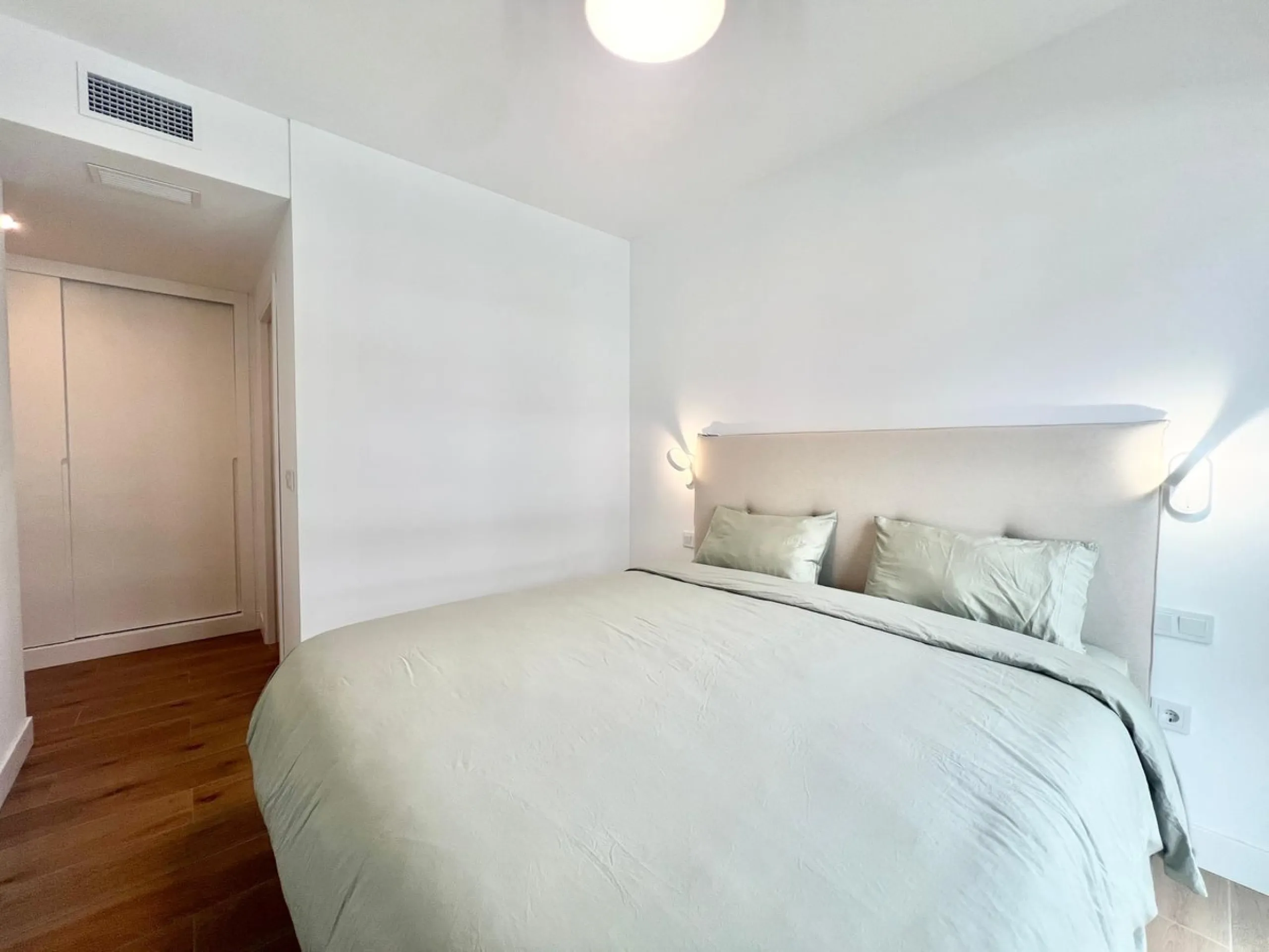 Apartment - Middle Floor Apartment в продаже в Fuengirola, Málaga. В доме 3 спален и 2 ванных комнат. Площадь дома 92 м²
