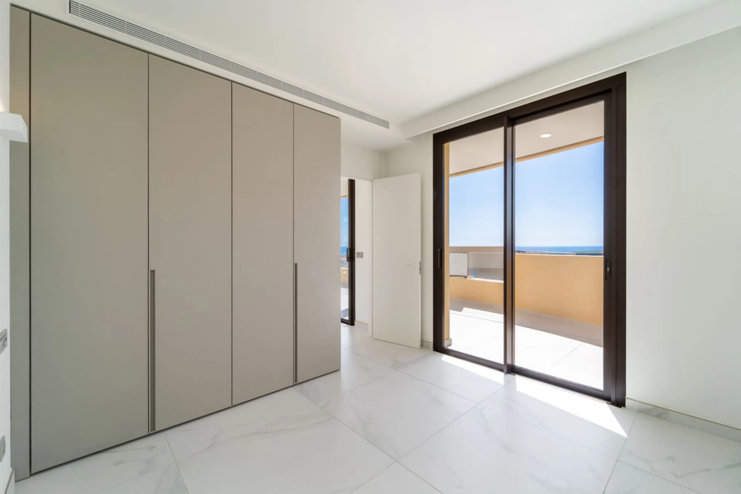 Apartment - Penthouse в продаже в Fuengirola, Málaga. В доме 3 спален и 2 ванных комнат. Площадь дома 114 м²