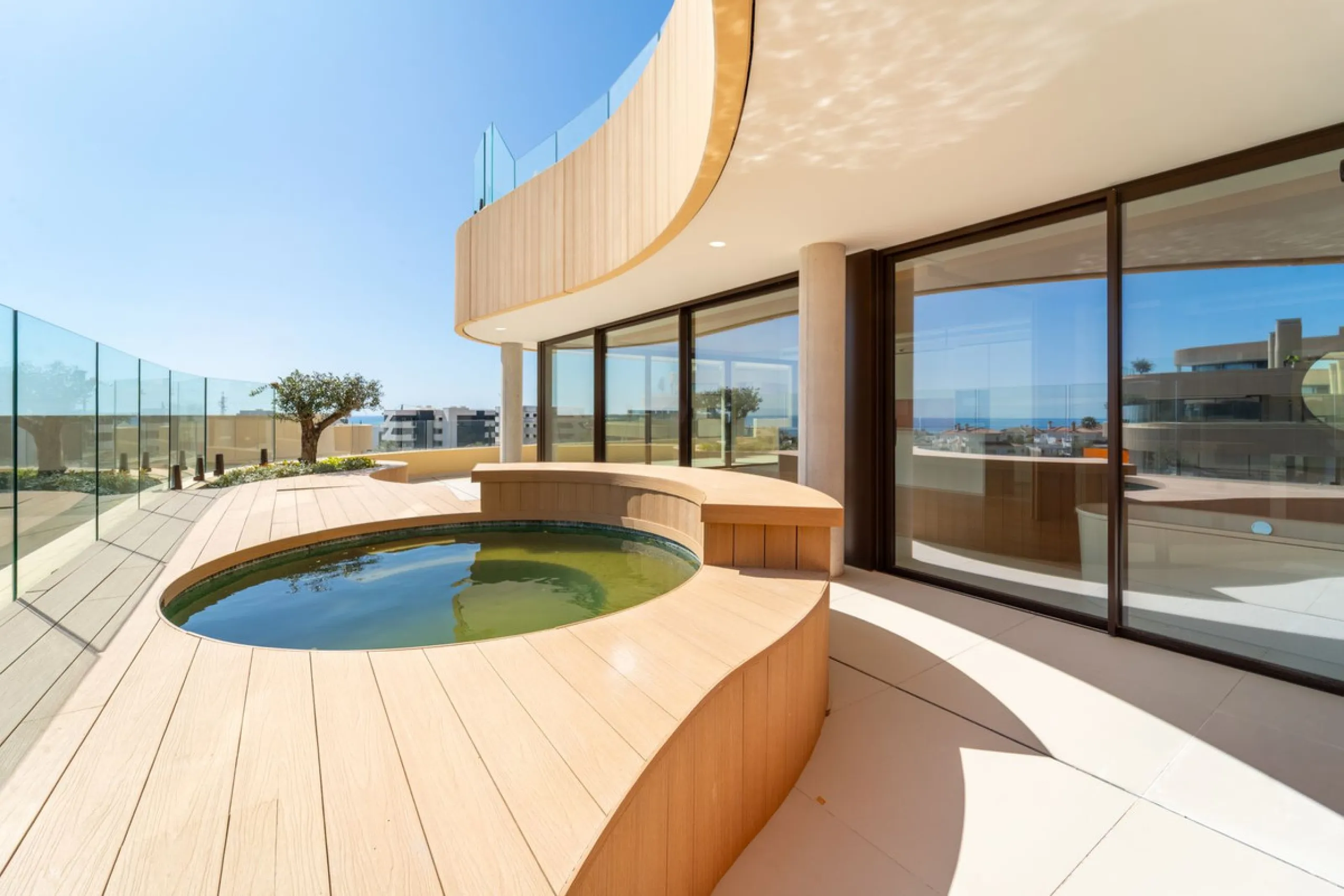 Apartment - Penthouse в продаже в Fuengirola, Málaga. В доме 3 спален и 2 ванных комнат. Площадь дома 114 м²