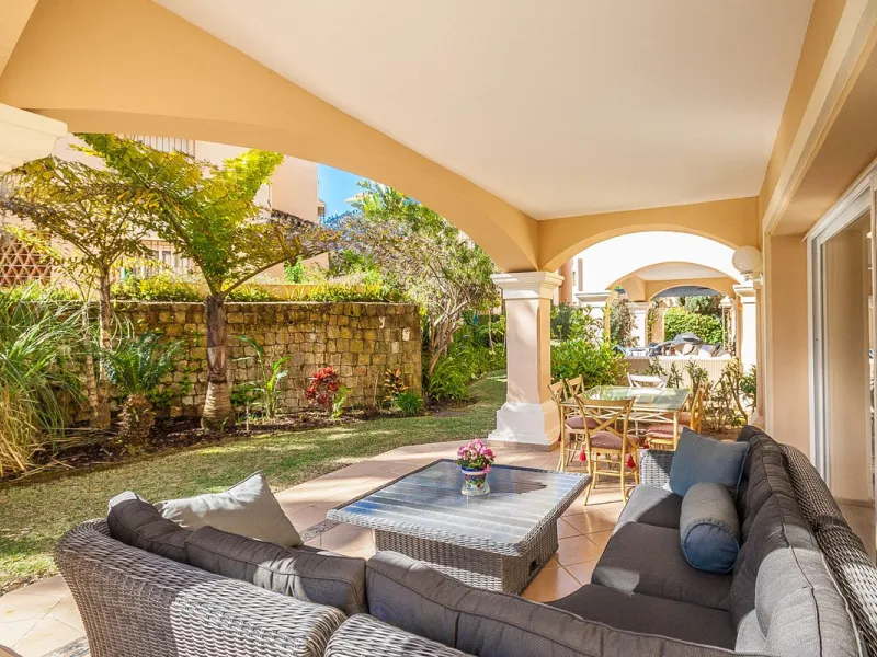 Apartment - Ground Floor Apartment в продаже в Marbella, Málaga. В доме 2 спален и 2 ванных комнат. Площадь дома 117 м²
