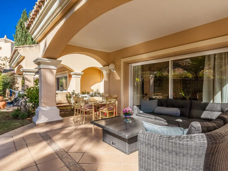 Discover your dream retreat in this stunning garden apartment, ideally situated just a short stroll from vibrant shops and the pristine beach. Nestled within a fully gated community, residents enjoy access to four sparkling swimming pools and lush tropica