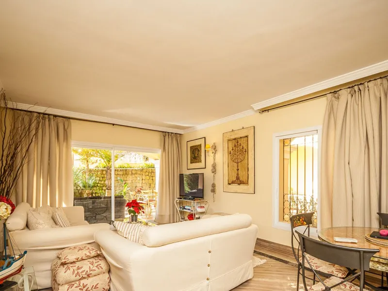 Discover your dream retreat in this stunning garden apartment, ideally situated just a short stroll from vibrant shops and the pristine beach. Nestled within a fully gated community, residents enjoy access to four sparkling swimming pools and lush tropica