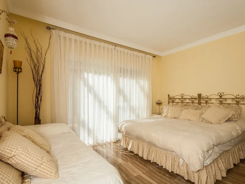 Discover your dream retreat in this stunning garden apartment, ideally situated just a short stroll from vibrant shops and the pristine beach. Nestled within a fully gated community, residents enjoy access to four sparkling swimming pools and lush tropica