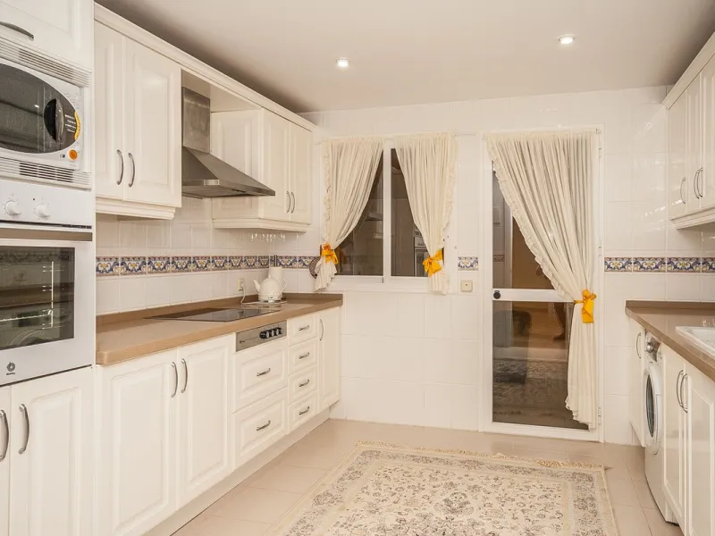 Discover your dream retreat in this stunning garden apartment, ideally situated just a short stroll from vibrant shops and the pristine beach. Nestled within a fully gated community, residents enjoy access to four sparkling swimming pools and lush tropica