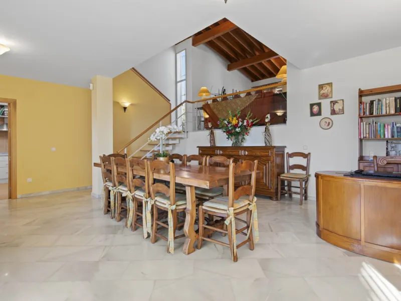This beautifully presented villa is set within a small, secure gated community, offering privacy, peace of mind, and a wonderful sense of exclusivity. Boasting beautiful sea and golf views, the property enjoys a tranquil setting while remaining convenient