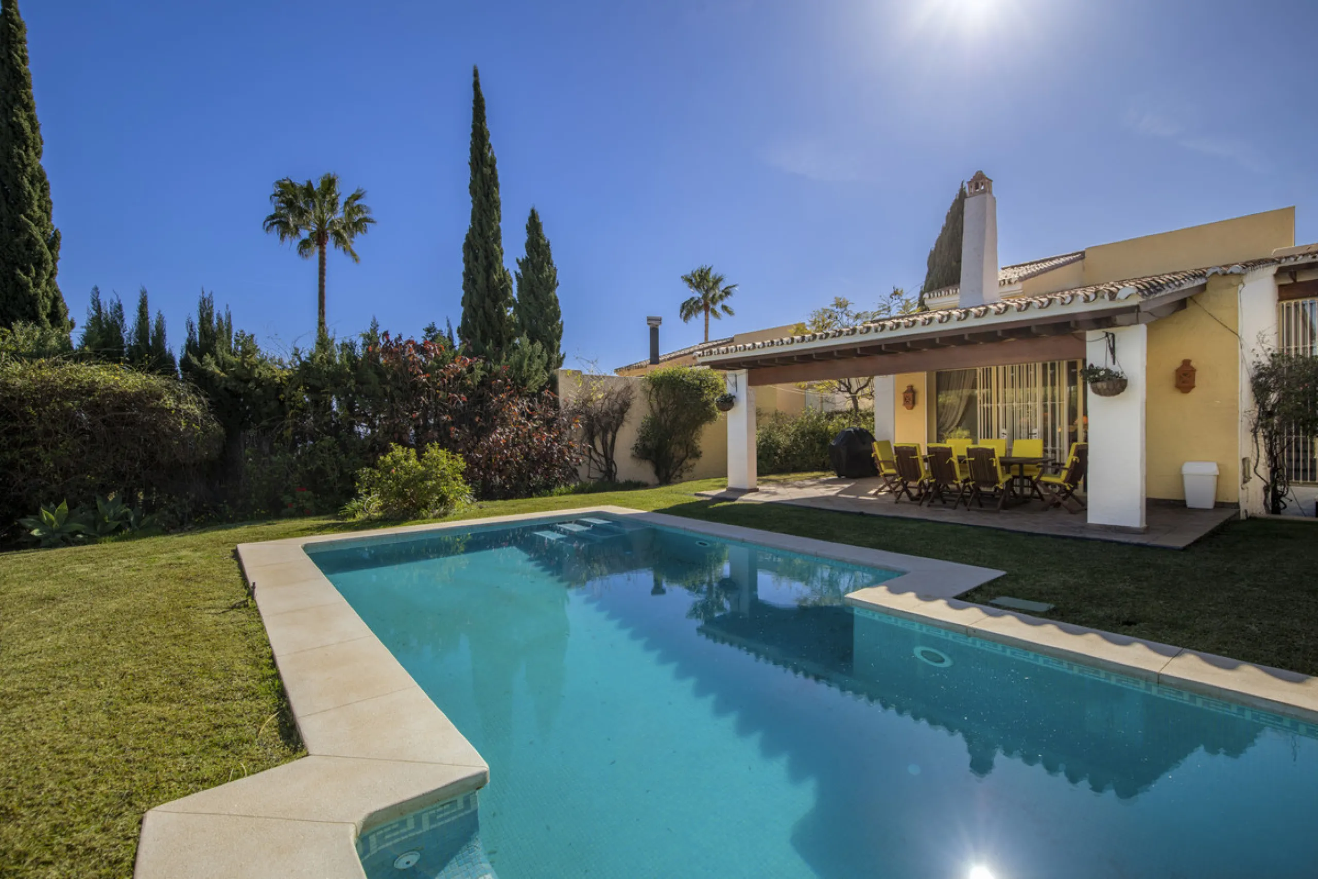 This beautifully presented villa is set within a small, secure gated community, offering privacy, peace of mind, and a wonderful sense of exclusivity. Boasting beautiful sea and golf views, the property enjoys a tranquil setting while remaining convenient
