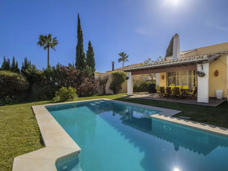 This beautifully presented villa is set within a small, secure gated community, offering privacy, peace of mind, and a wonderful sense of exclusivity. Boasting beautiful sea and golf views, the property enjoys a tranquil setting while remaining convenient