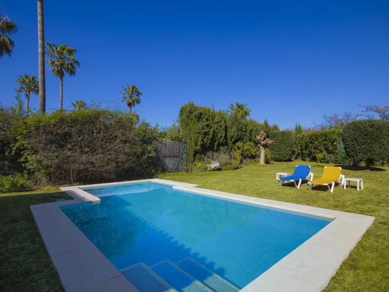 This beautifully presented villa is set within a small, secure gated community, offering privacy, peace of mind, and a wonderful sense of exclusivity. Boasting beautiful sea and golf views, the property enjoys a tranquil setting while remaining convenient