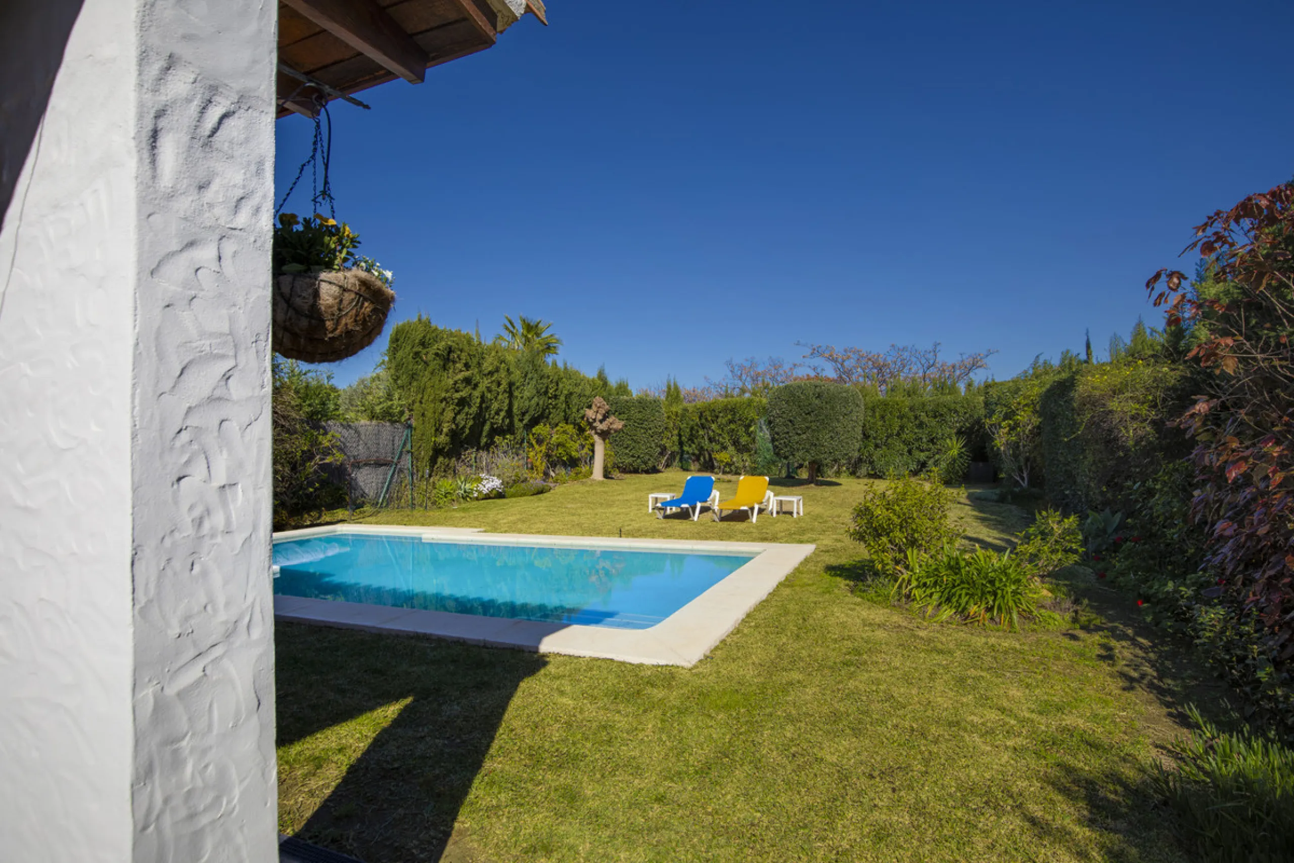 This beautifully presented villa is set within a small, secure gated community, offering privacy, peace of mind, and a wonderful sense of exclusivity. Boasting beautiful sea and golf views, the property enjoys a tranquil setting while remaining convenient