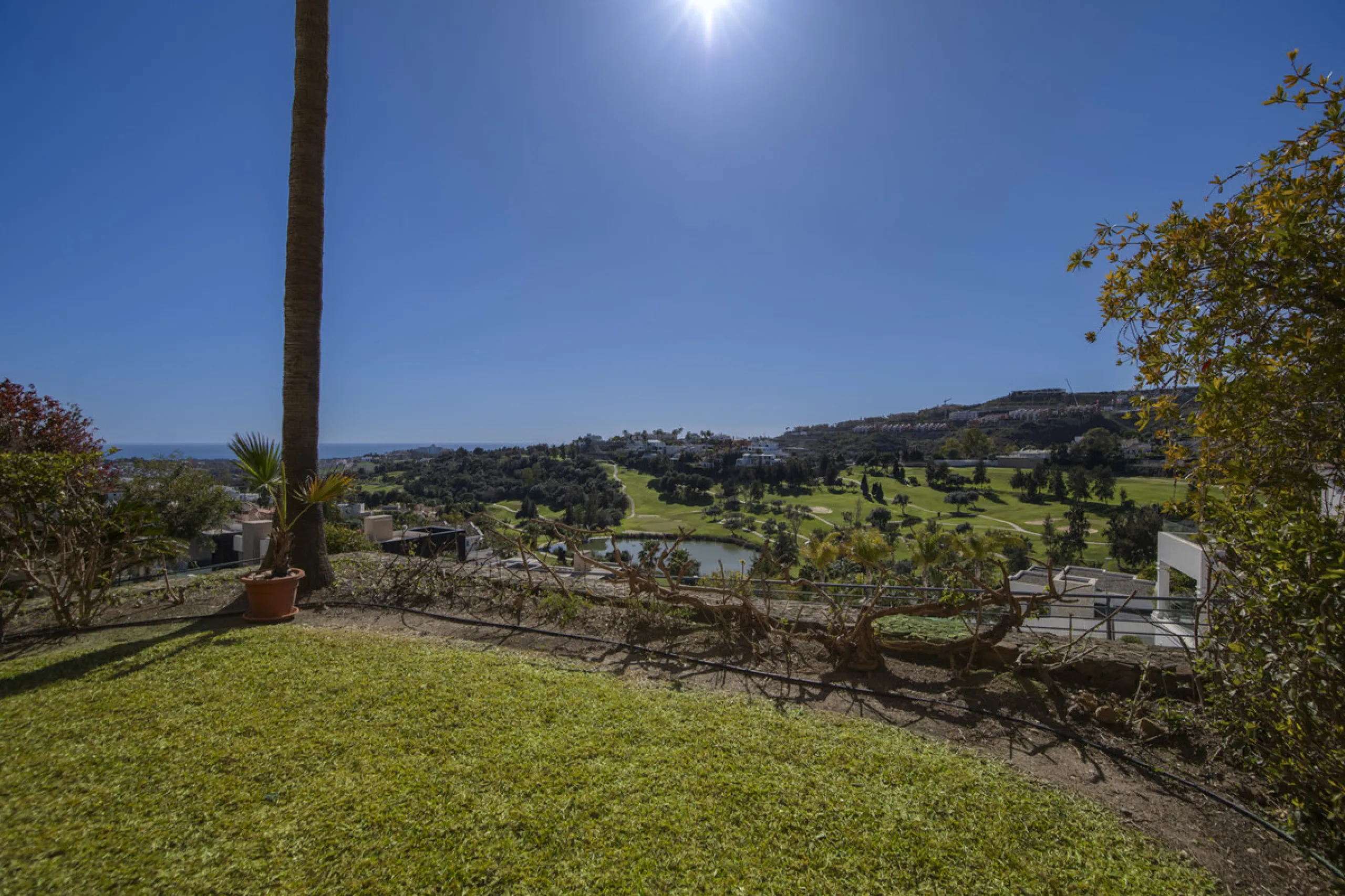 This beautifully presented villa is set within a small, secure gated community, offering privacy, peace of mind, and a wonderful sense of exclusivity. Boasting beautiful sea and golf views, the property enjoys a tranquil setting while remaining convenient