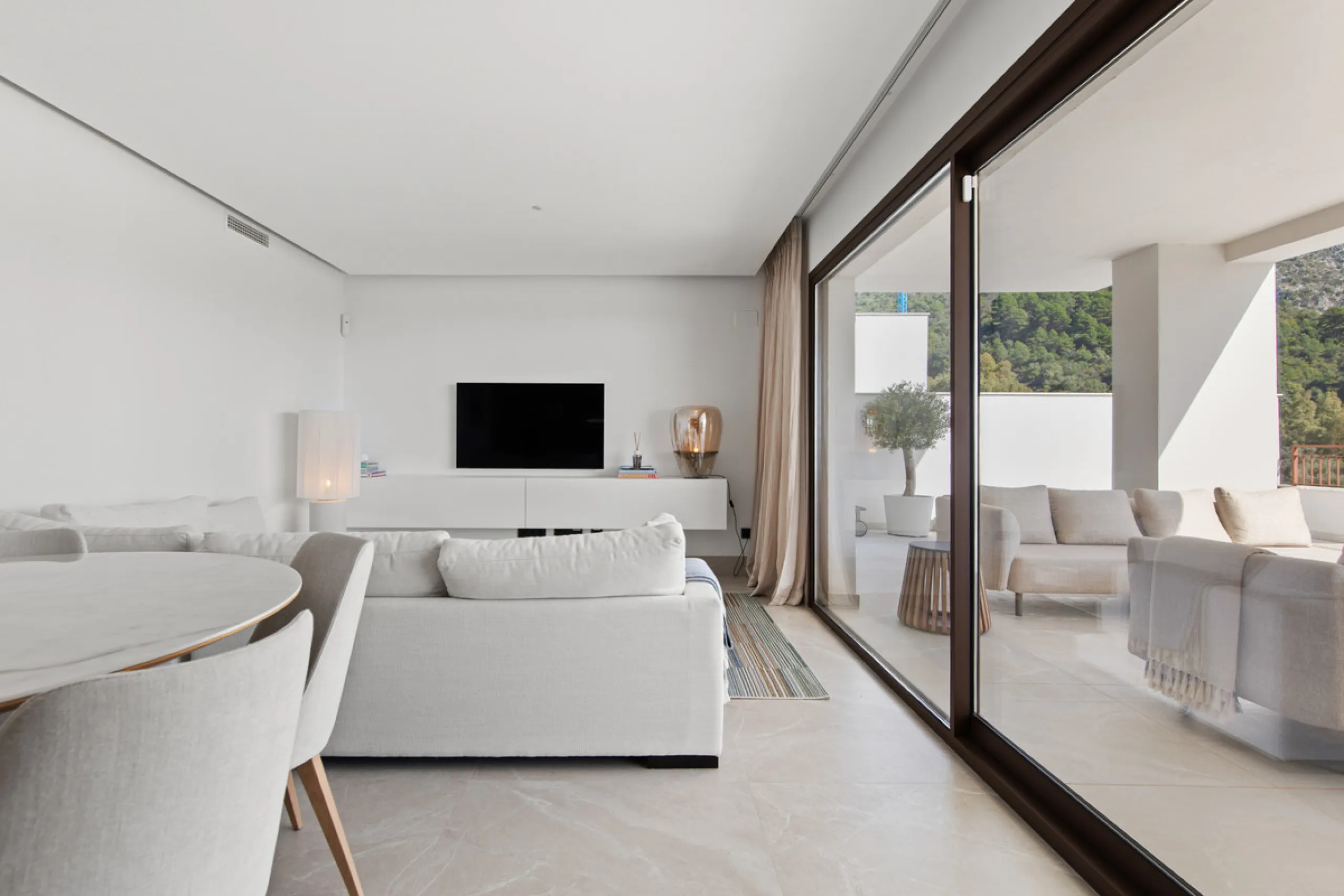 Apartment - Middle Floor Apartment в продаже в Istán, Málaga. В доме 3 спален и 2 ванных комнат. Площадь дома 203 м²