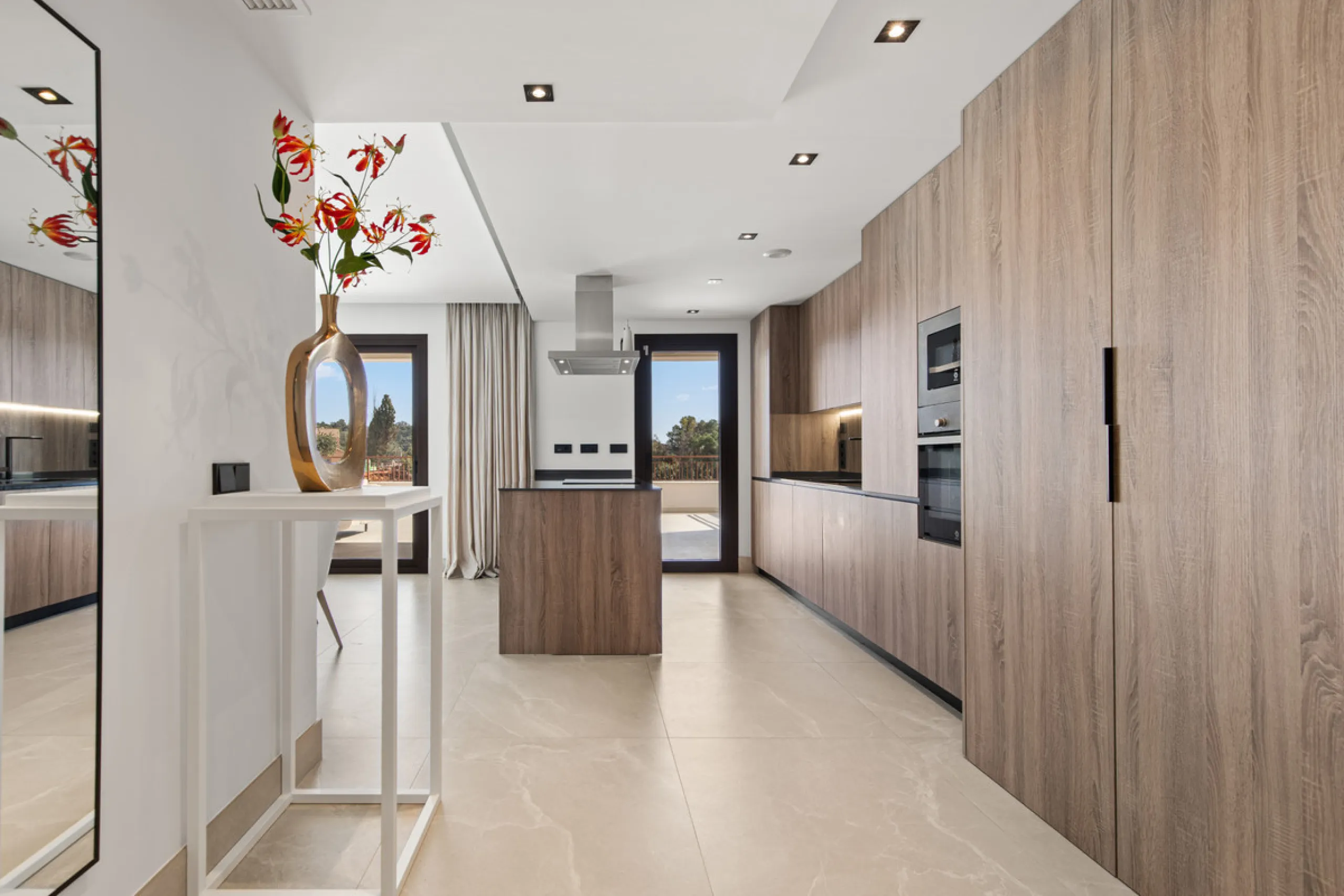 Apartment - Middle Floor Apartment в продаже в Istán, Málaga. В доме 3 спален и 2 ванных комнат. Площадь дома 203 м²