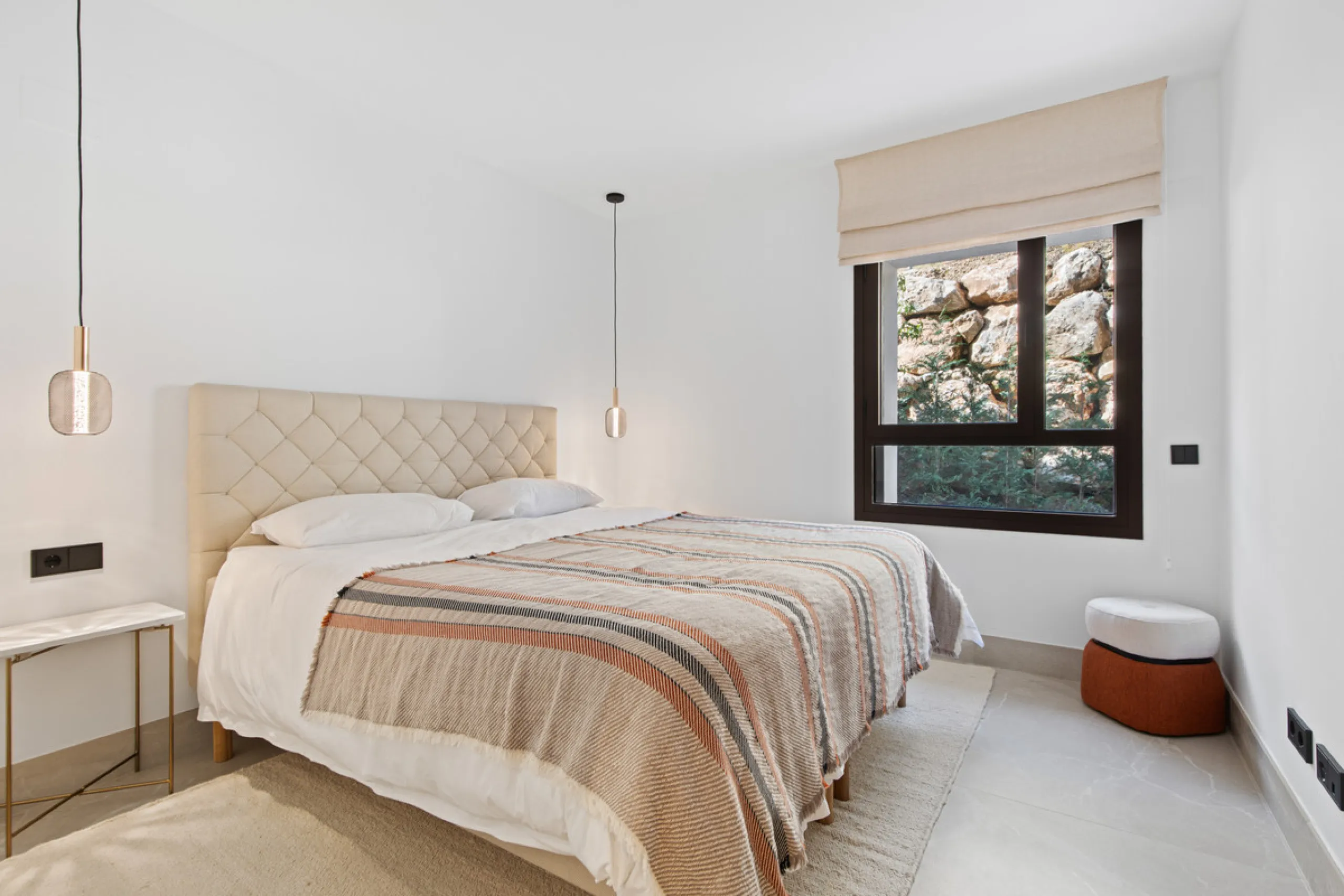 Apartment - Middle Floor Apartment в продаже в Istán, Málaga. В доме 3 спален и 2 ванных комнат. Площадь дома 203 м²