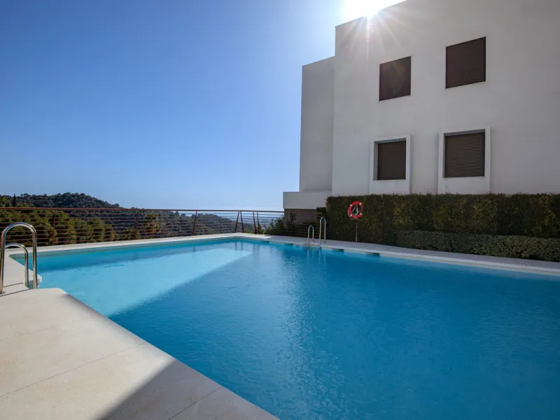 Apartment - Middle Floor Apartment в продаже в Istán, Málaga. В доме 3 спален и 2 ванных комнат. Площадь дома 203 м²