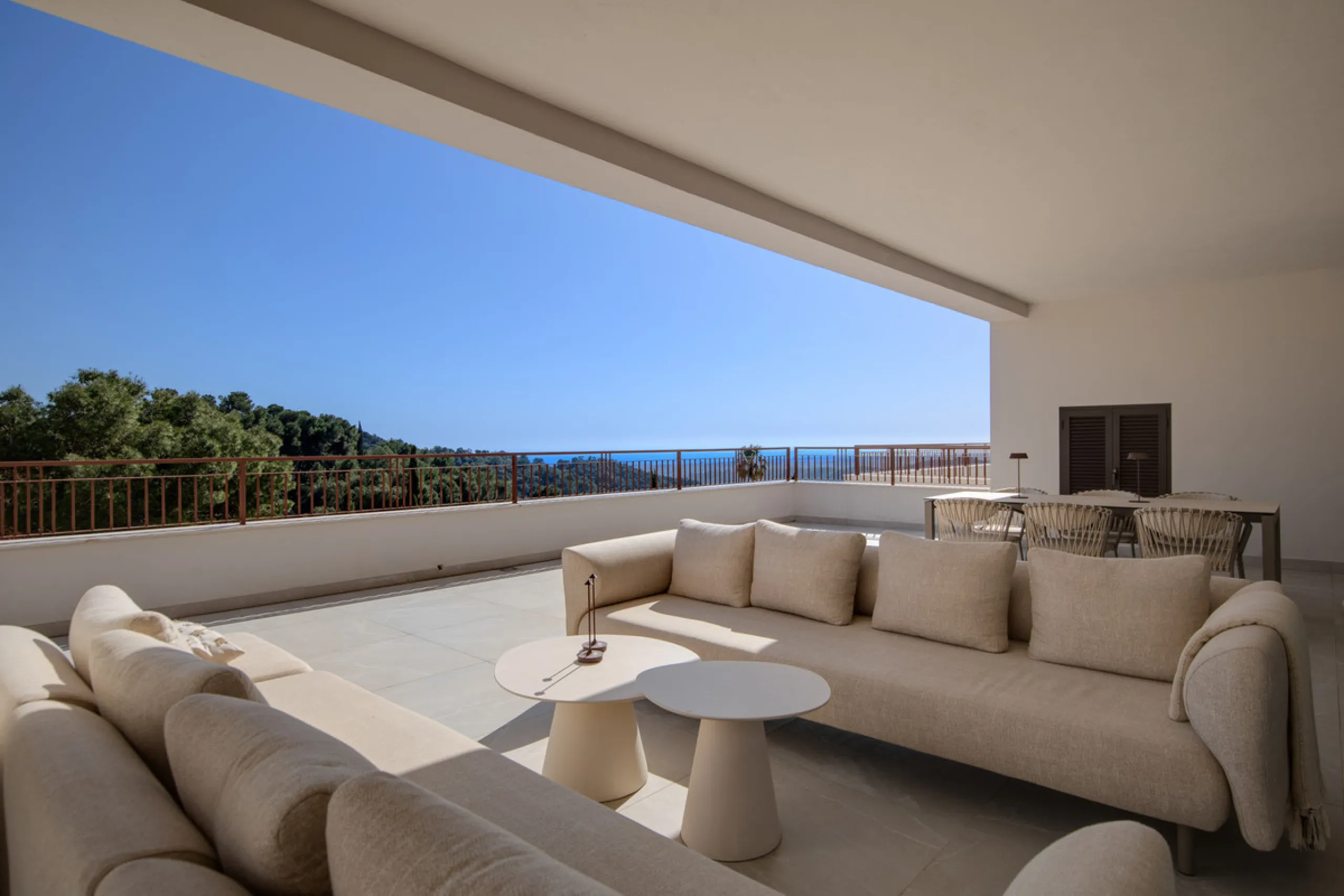 Apartment - Middle Floor Apartment в продаже в Istán, Málaga. В доме 3 спален и 2 ванных комнат. Площадь дома 203 м²