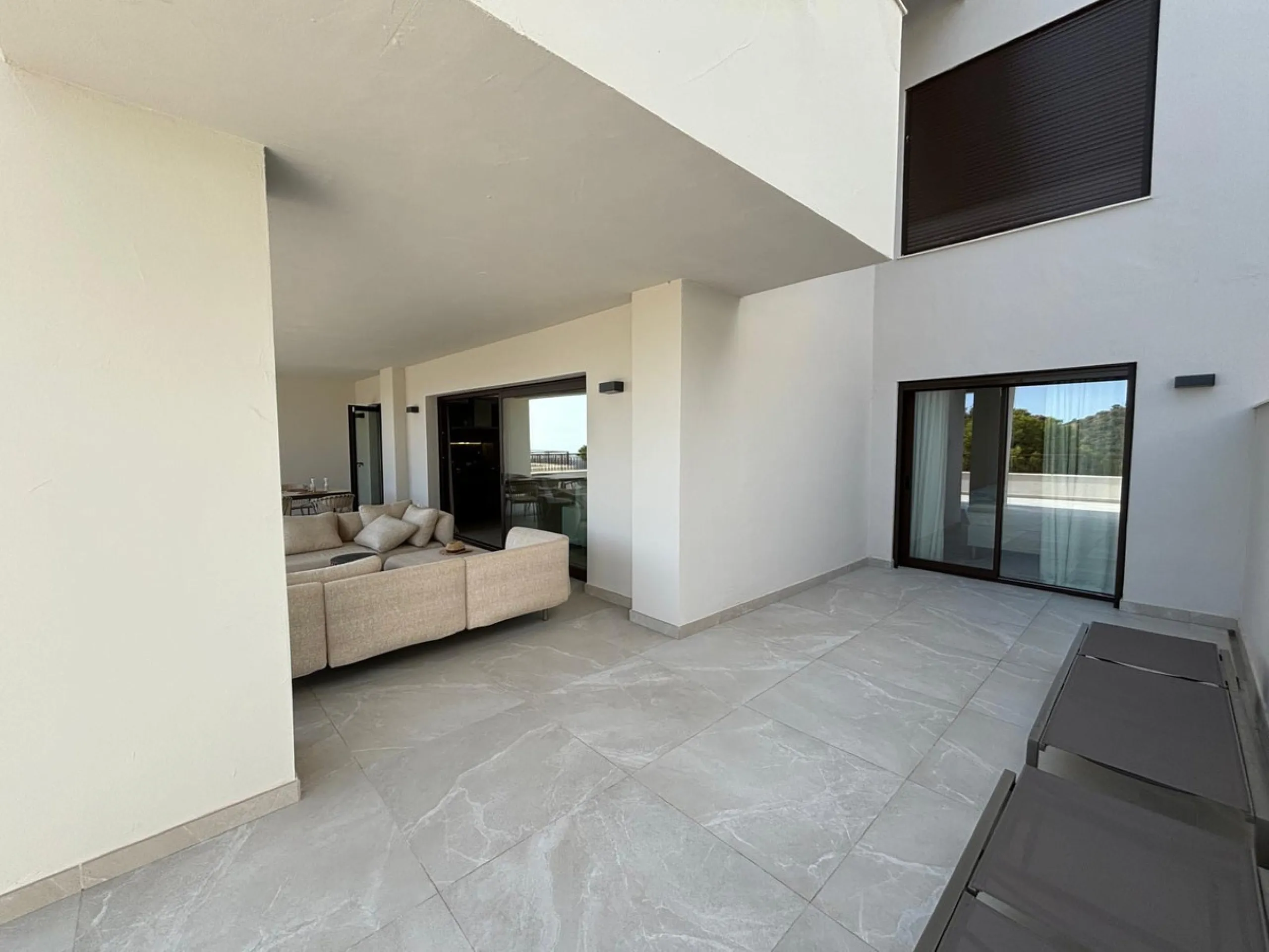 Apartment - Middle Floor Apartment в продаже в Istán, Málaga. В доме 3 спален и 2 ванных комнат. Площадь дома 203 м²
