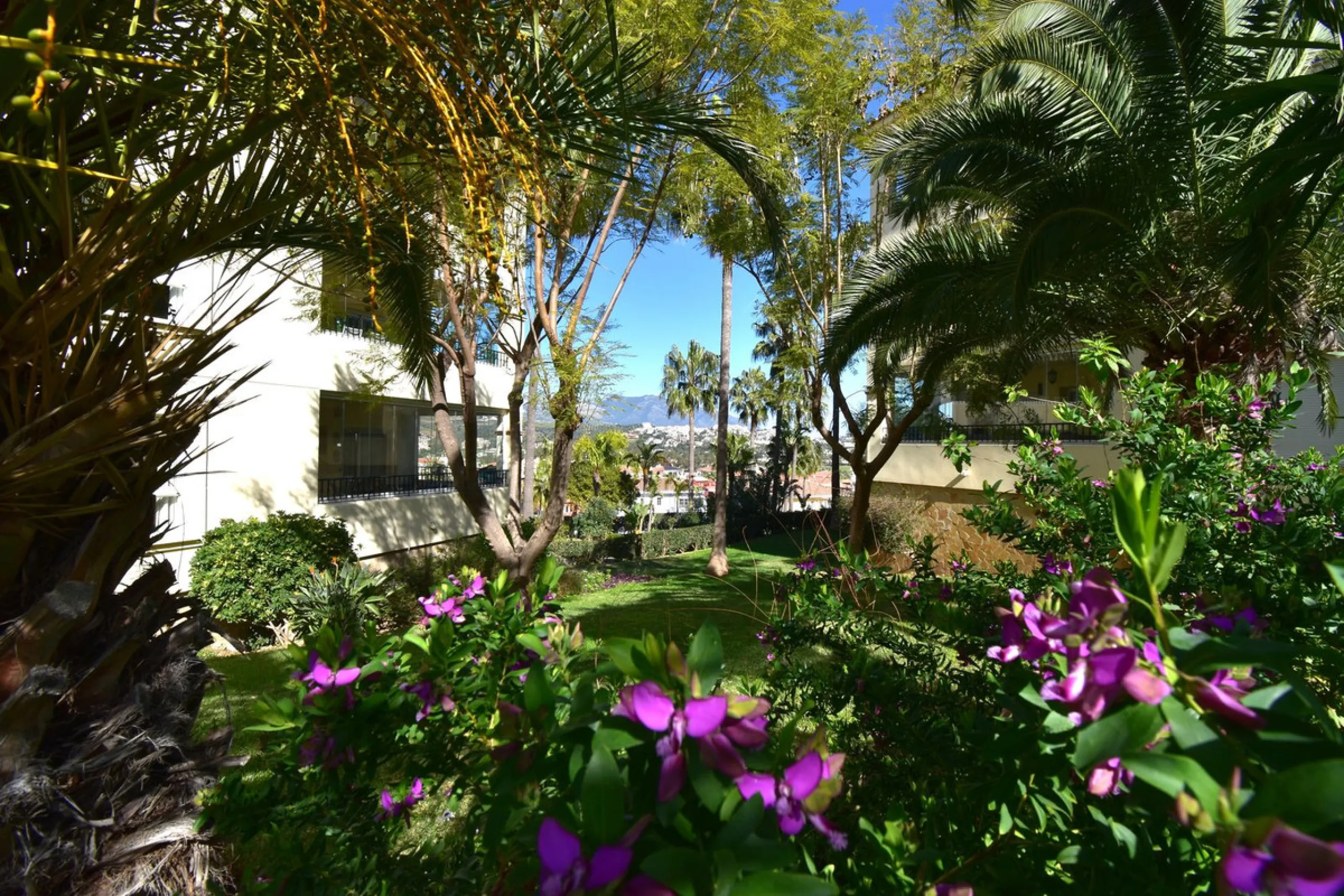 Welcome to your own piece of heaven in the popular La Cala Hills urbanisation.  New to the market located on an elevated ground floor unit in a luxury apartment block walking to local amenities and public transport and just 10 minutes by car you will arri