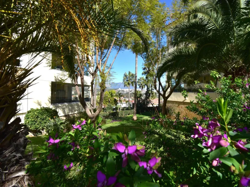 Welcome to your own piece of heaven in the popular La Cala Hills urbanisation.  New to the market located on an elevated ground floor unit in a luxury apartment block walking to local amenities and public transport and just 10 minutes by car you will arri