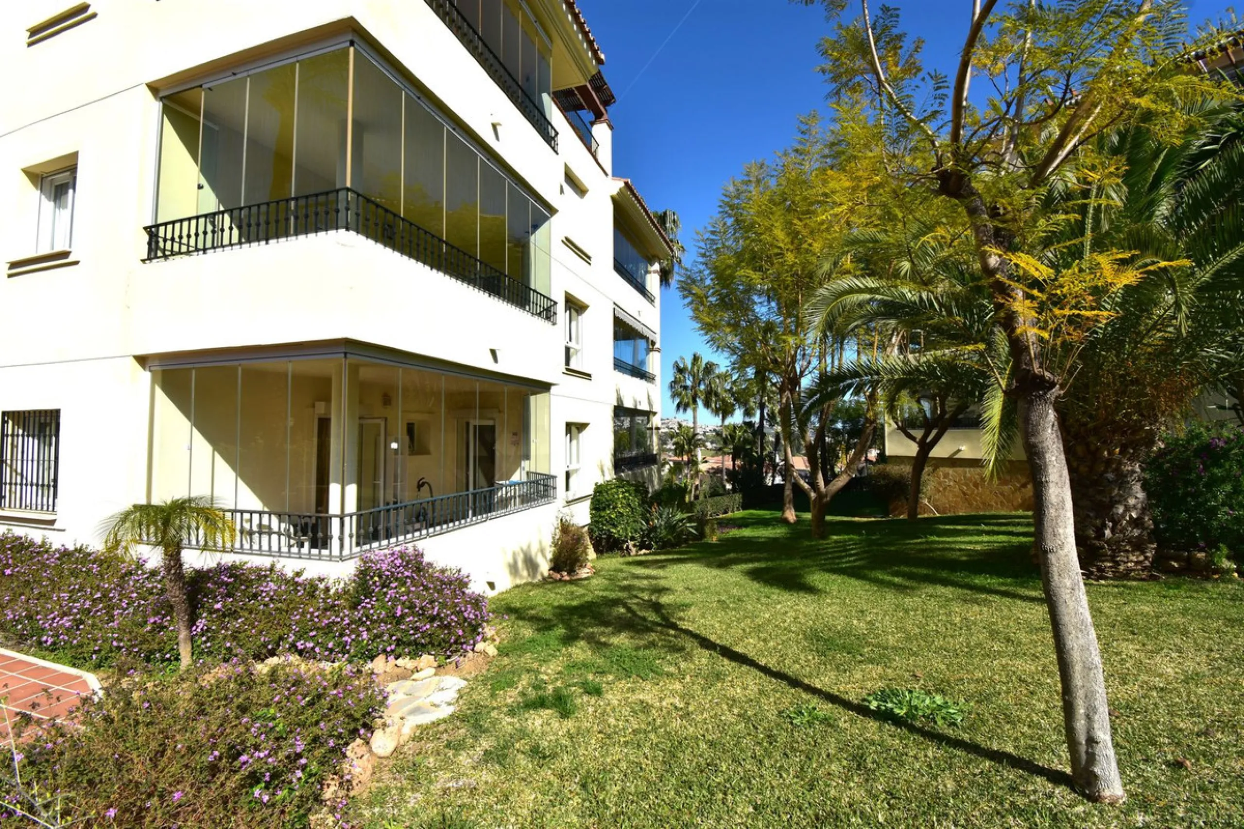 Welcome to your own piece of heaven in the popular La Cala Hills urbanisation.  New to the market located on an elevated ground floor unit in a luxury apartment block walking to local amenities and public transport and just 10 minutes by car you will arri