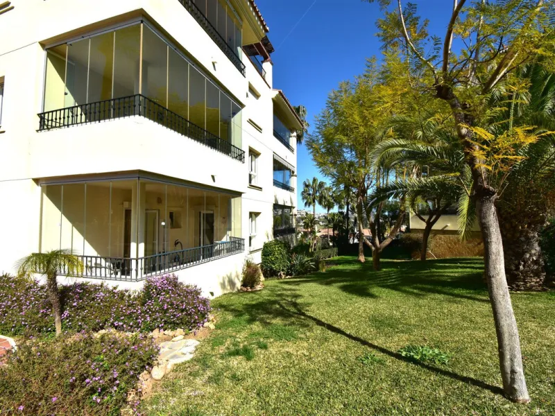 Welcome to your own piece of heaven in the popular La Cala Hills urbanisation.  New to the market located on an elevated ground floor unit in a luxury apartment block walking to local amenities and public transport and just 10 minutes by car you will arri