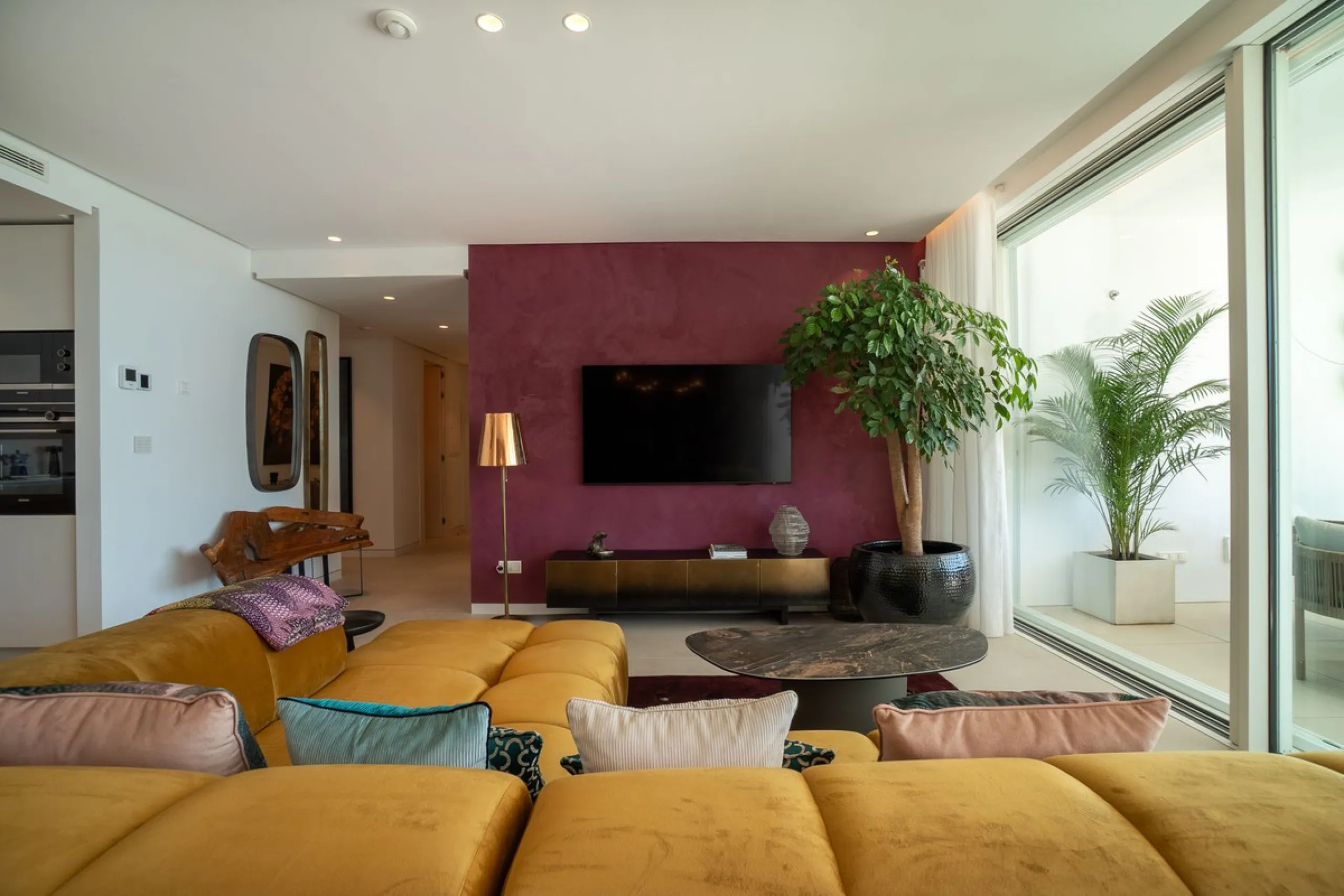 Designer 3-bedroom apartment with panoramic sea views located in the prestigious Palo Alto community, just a few minutes from Marbella.