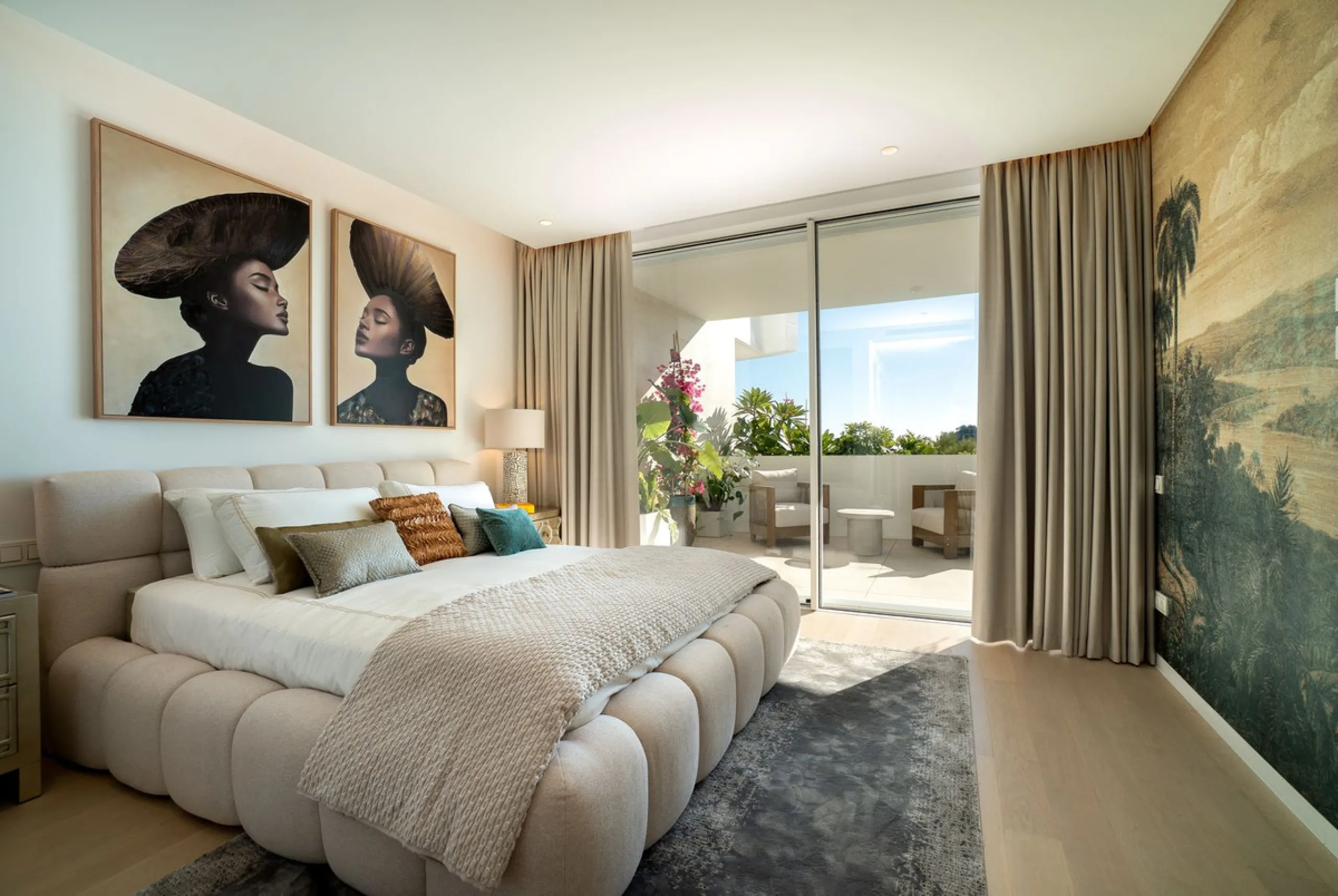 Designer 3-bedroom apartment with panoramic sea views located in the prestigious Palo Alto community, just a few minutes from Marbella.