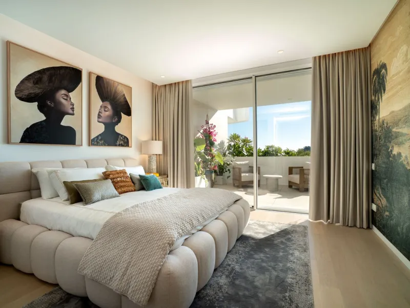 Designer 3-bedroom apartment with panoramic sea views located in the prestigious Palo Alto community, just a few minutes from Marbella.