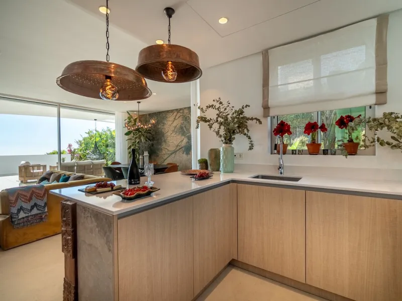 Designer 3-bedroom apartment with panoramic sea views located in the prestigious Palo Alto community, just a few minutes from Marbella.