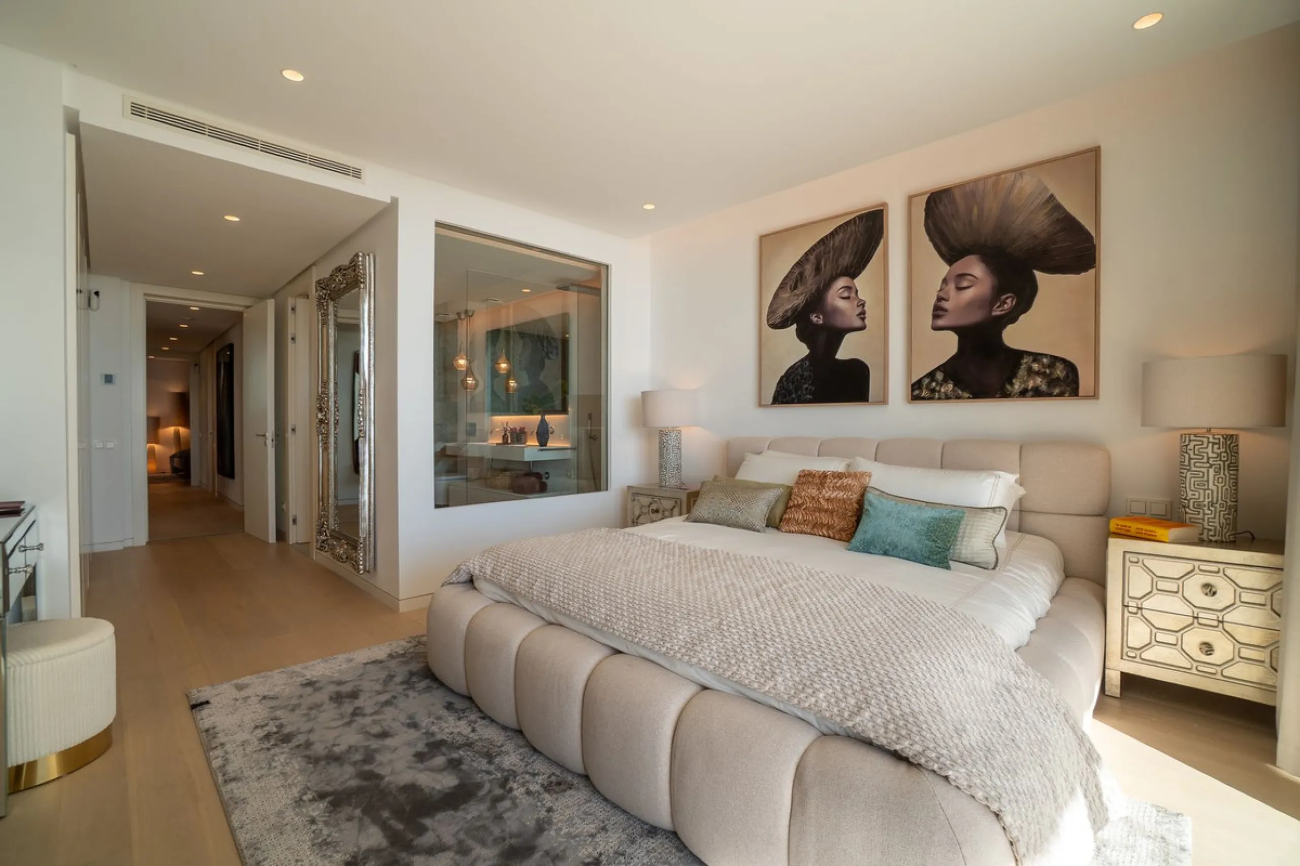 Designer 3-bedroom apartment with panoramic sea views located in the prestigious Palo Alto community, just a few minutes from Marbella.