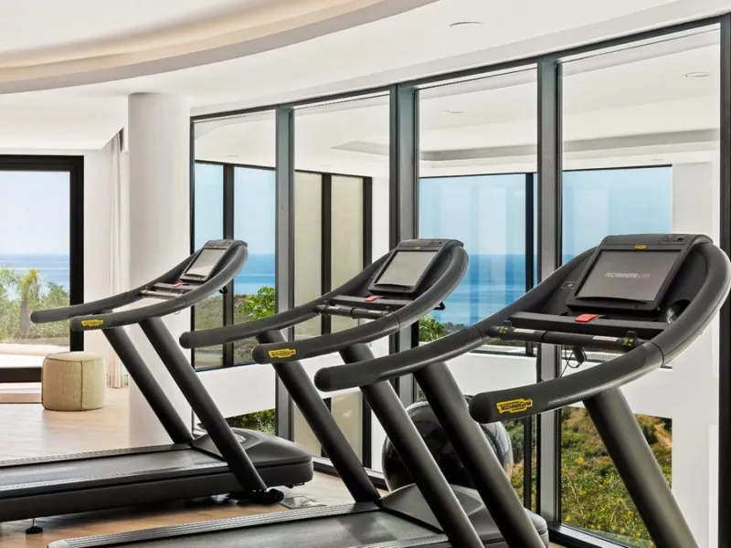 Designer 3-bedroom apartment with panoramic sea views located in the prestigious Palo Alto community, just a few minutes from Marbella.