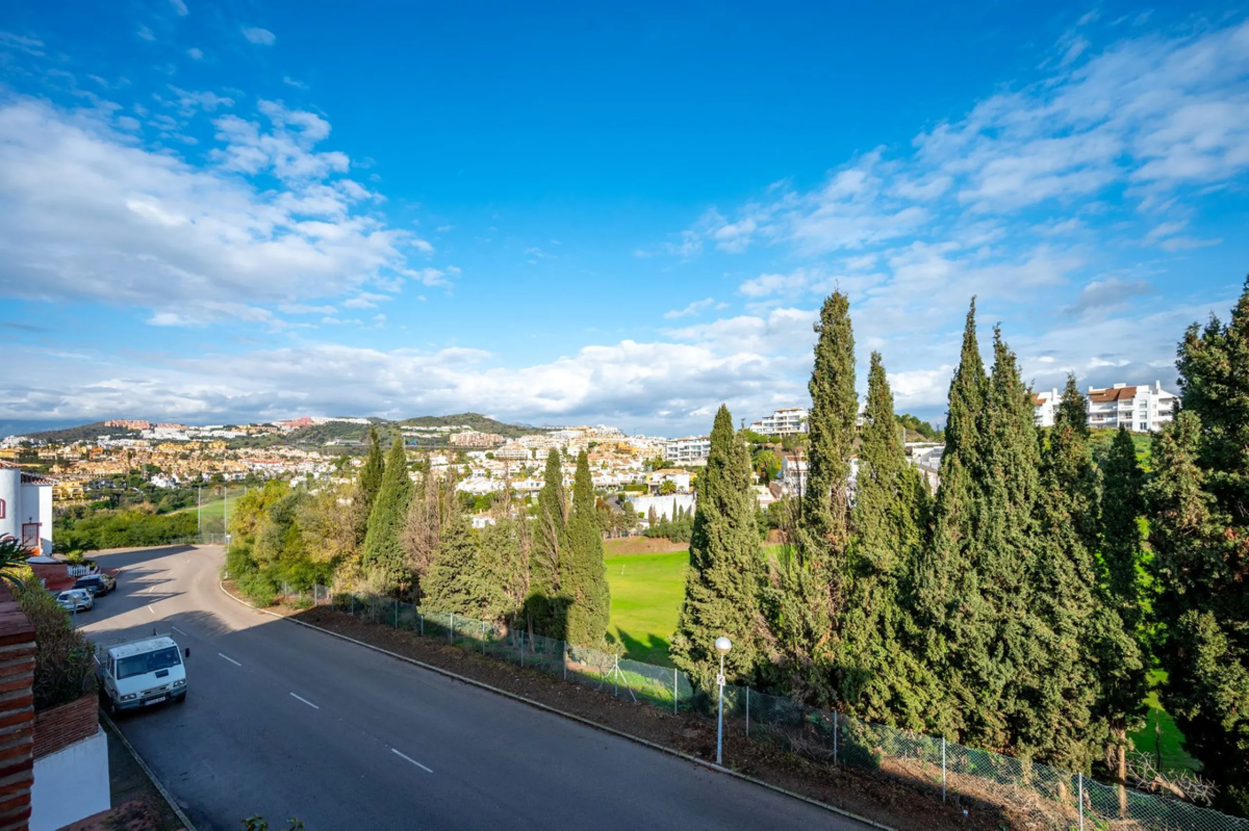 House - Townhouse в продаже в Mijas, Málaga. В доме 3 спален и 2 ванных комнат. Площадь дома 188 м²