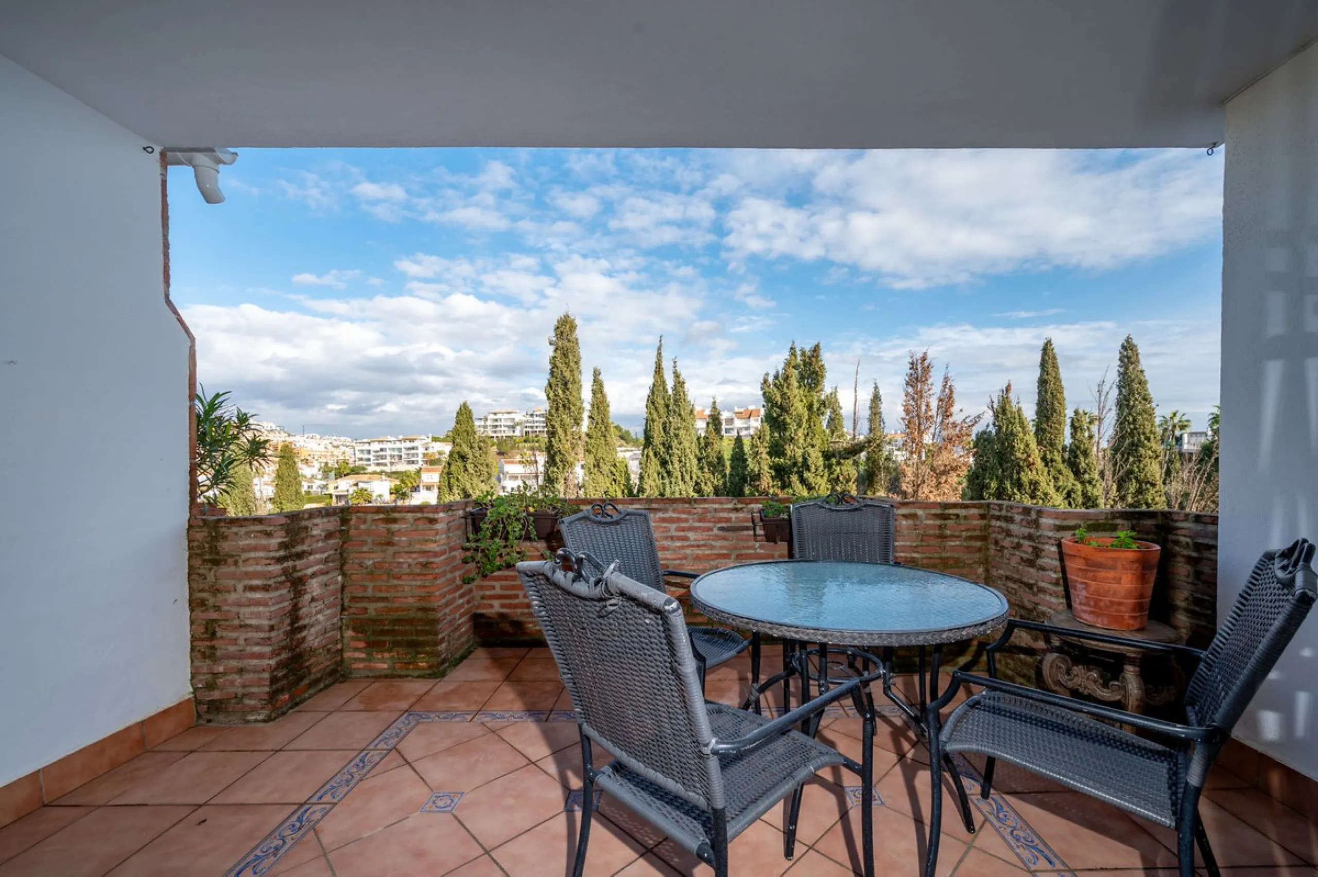 House - Townhouse в продаже в Mijas, Málaga. В доме 3 спален и 2 ванных комнат. Площадь дома 188 м²