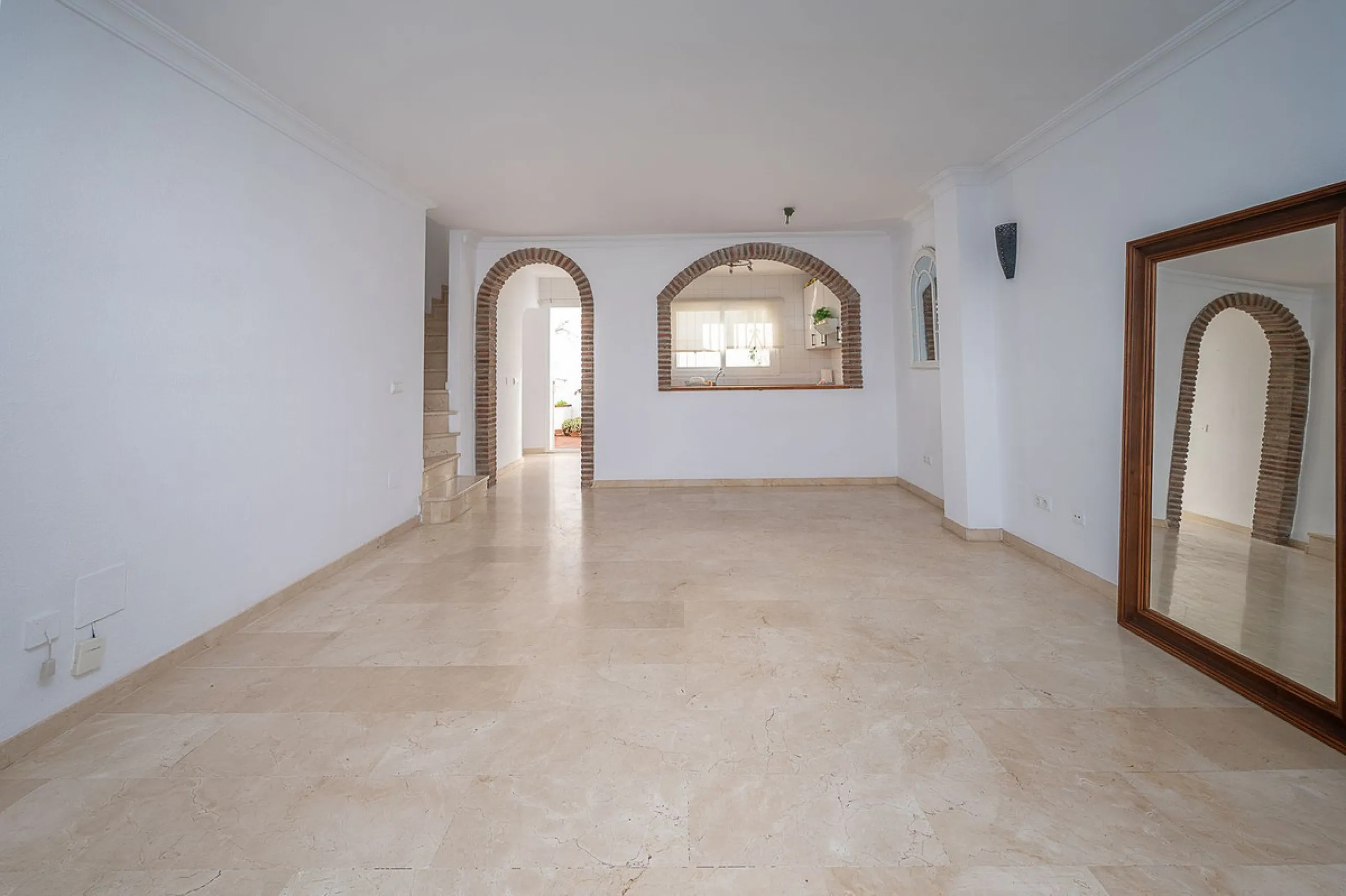 House - Townhouse в продаже в Mijas, Málaga. В доме 3 спален и 2 ванных комнат. Площадь дома 188 м²