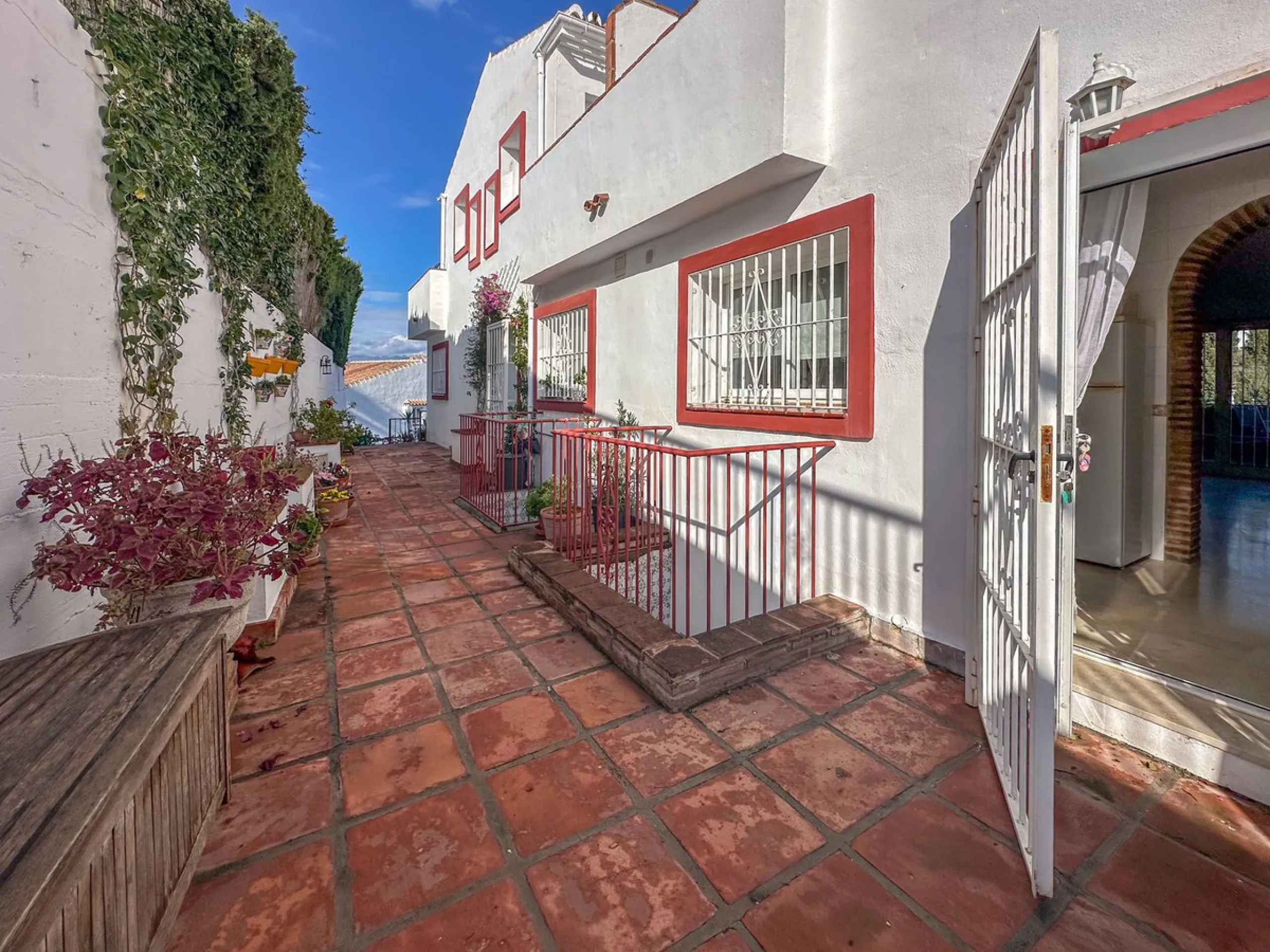 House - Townhouse в продаже в Mijas, Málaga. В доме 3 спален и 2 ванных комнат. Площадь дома 188 м²