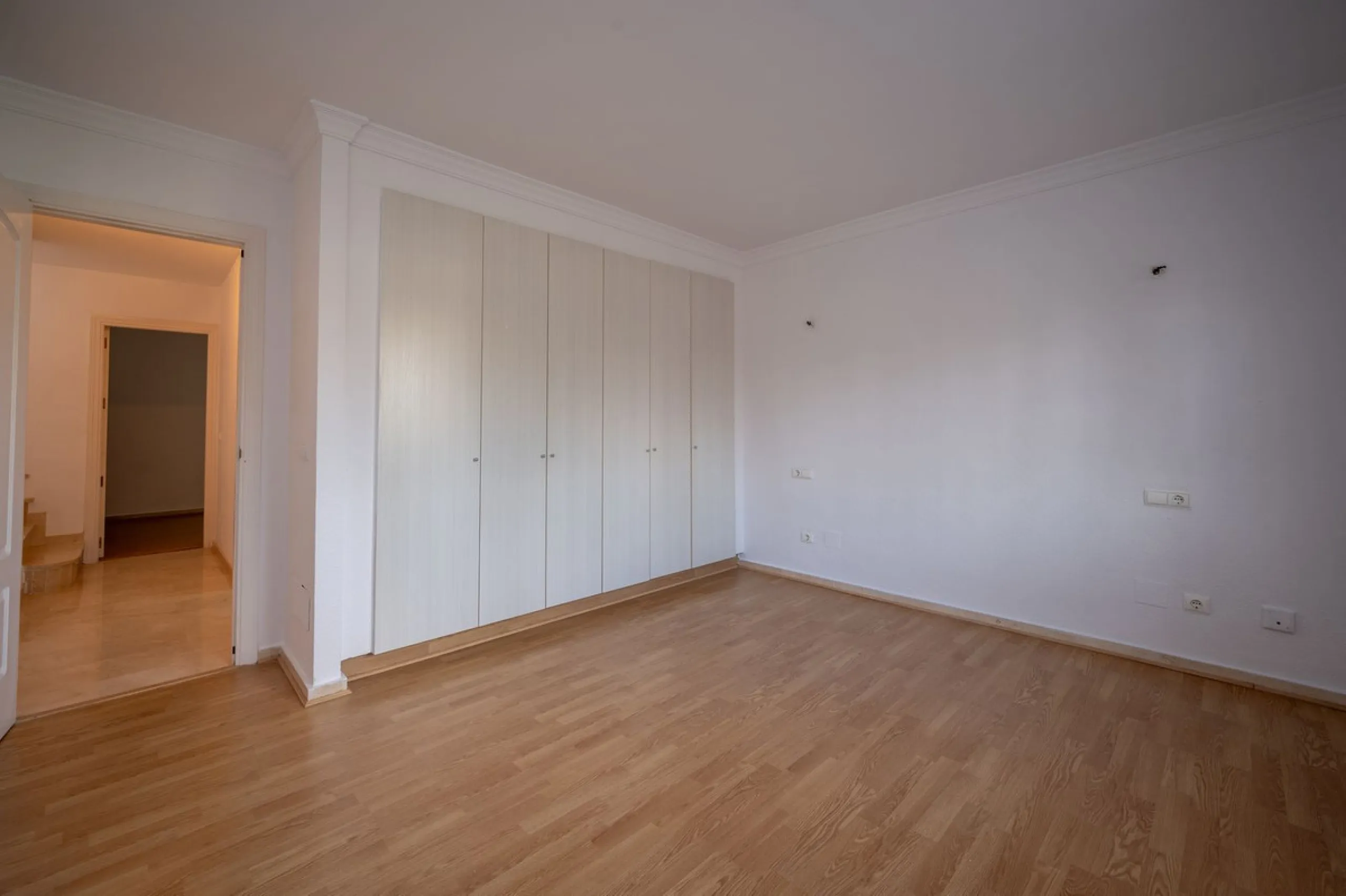 House - Townhouse в продаже в Mijas, Málaga. В доме 3 спален и 2 ванных комнат. Площадь дома 188 м²
