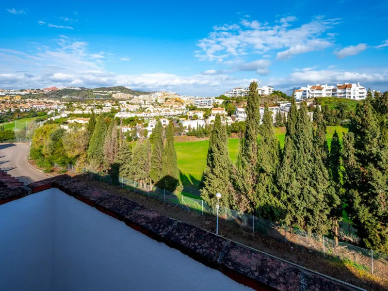 House - Townhouse в продаже в Mijas, Málaga. В доме 3 спален и 2 ванных комнат. Площадь дома 188 м²