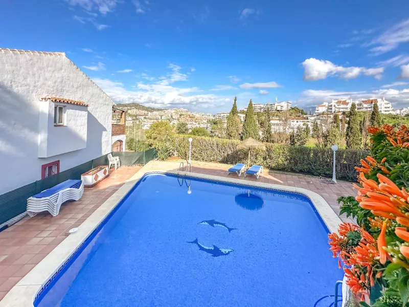 House - Townhouse в продаже в Mijas, Málaga. В доме 3 спален и 2 ванных комнат. Площадь дома 188 м²