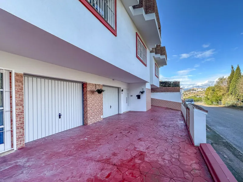 House - Townhouse в продаже в Mijas, Málaga. В доме 3 спален и 2 ванных комнат. Площадь дома 188 м²