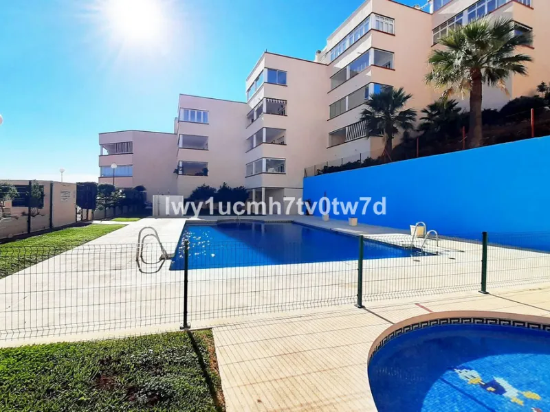 Superb 2-bedroom flat 150 metres from the sea, with sea views and tourist licence in one of the most exclusive areas of Benalmádena Costa, Hacienda Torrequebrada!