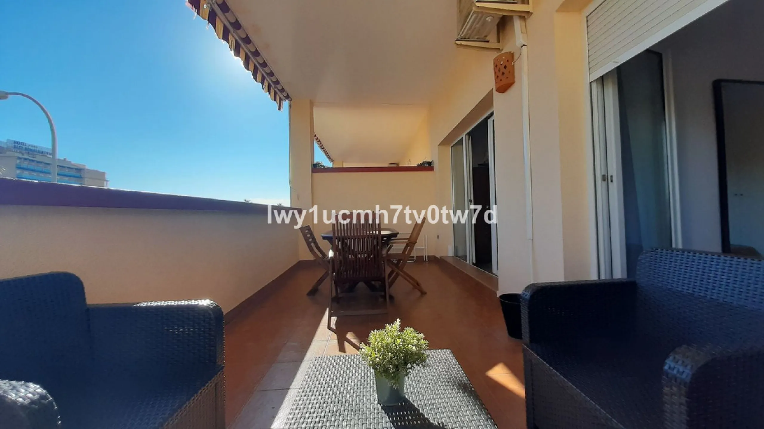Superb 2-bedroom flat 150 metres from the sea, with sea views and tourist licence in one of the most exclusive areas of Benalmádena Costa, Hacienda Torrequebrada!