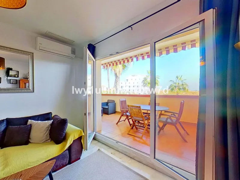 Superb 2-bedroom flat 150 metres from the sea, with sea views and tourist licence in one of the most exclusive areas of Benalmádena Costa, Hacienda Torrequebrada!