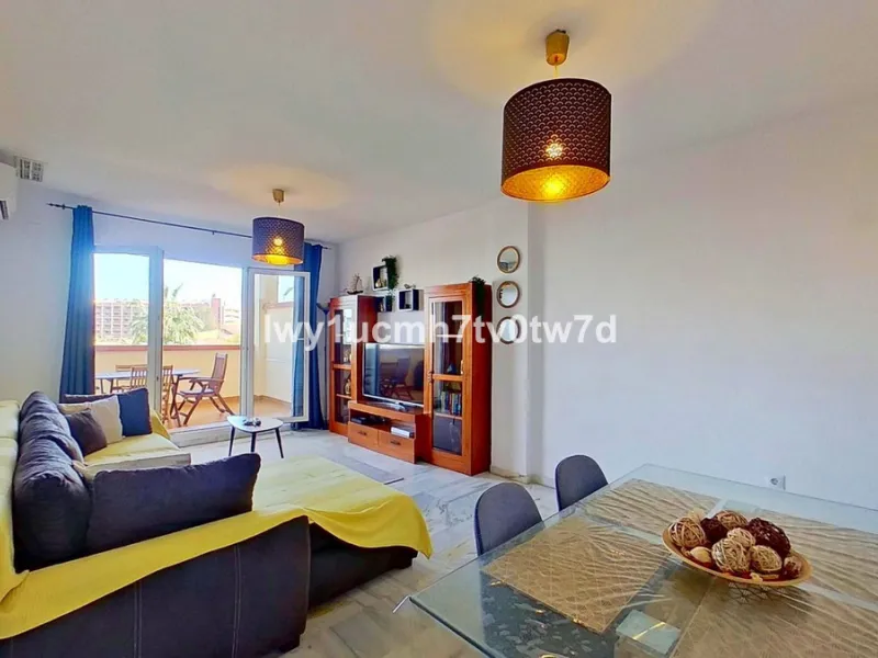 Superb 2-bedroom flat 150 metres from the sea, with sea views and tourist licence in one of the most exclusive areas of Benalmádena Costa, Hacienda Torrequebrada!