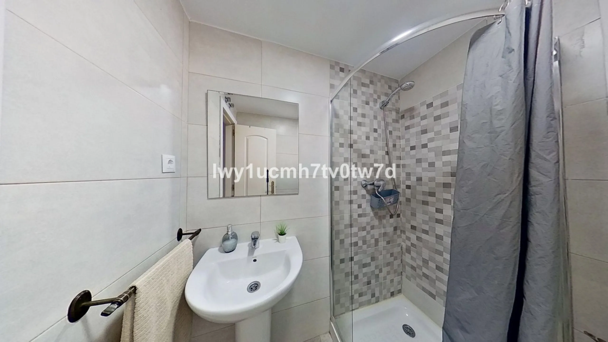 Superb 2-bedroom flat 150 metres from the sea, with sea views and tourist licence in one of the most exclusive areas of Benalmádena Costa, Hacienda Torrequebrada!