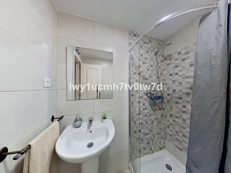 Superb 2-bedroom flat 150 metres from the sea, with sea views and tourist licence in one of the most exclusive areas of Benalmádena Costa, Hacienda Torrequebrada!