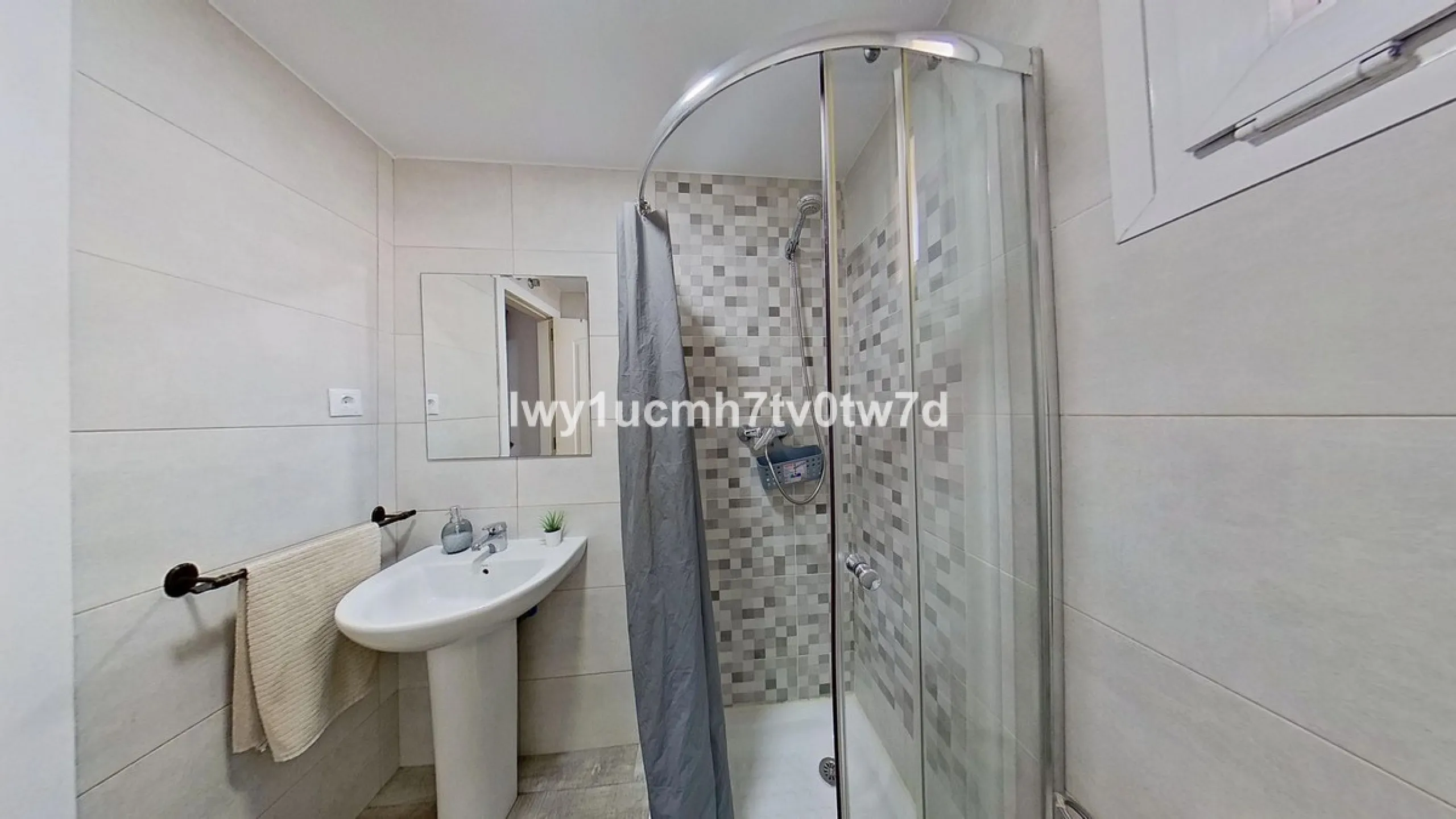 Superb 2-bedroom flat 150 metres from the sea, with sea views and tourist licence in one of the most exclusive areas of Benalmádena Costa, Hacienda Torrequebrada!