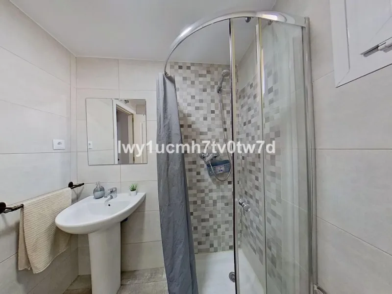 Superb 2-bedroom flat 150 metres from the sea, with sea views and tourist licence in one of the most exclusive areas of Benalmádena Costa, Hacienda Torrequebrada!