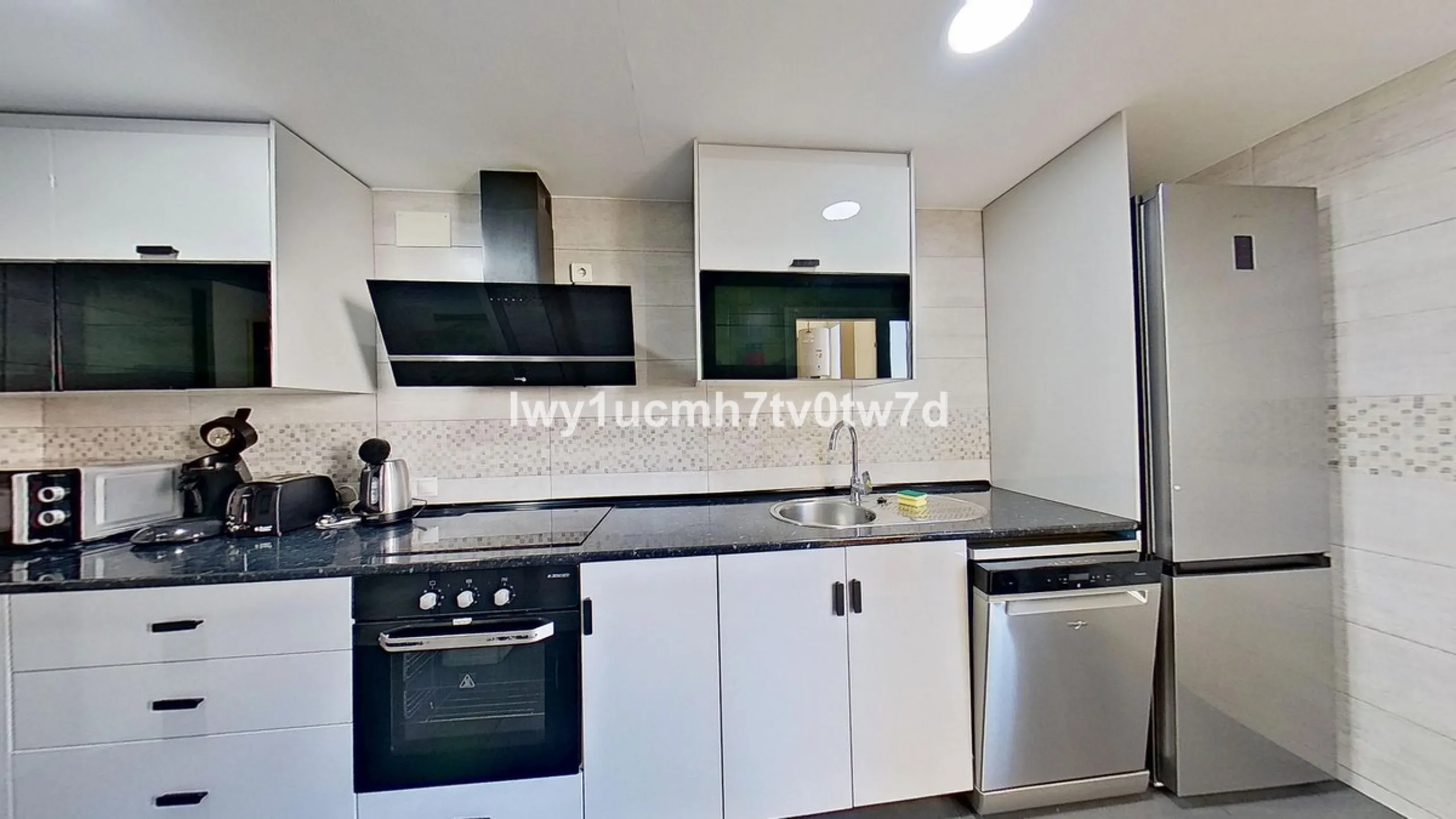 Superb 2-bedroom flat 150 metres from the sea, with sea views and tourist licence in one of the most exclusive areas of Benalmádena Costa, Hacienda Torrequebrada!