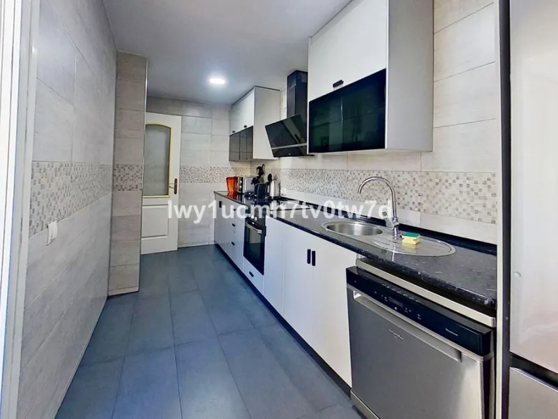 Superb 2-bedroom flat 150 metres from the sea, with sea views and tourist licence in one of the most exclusive areas of Benalmádena Costa, Hacienda Torrequebrada!