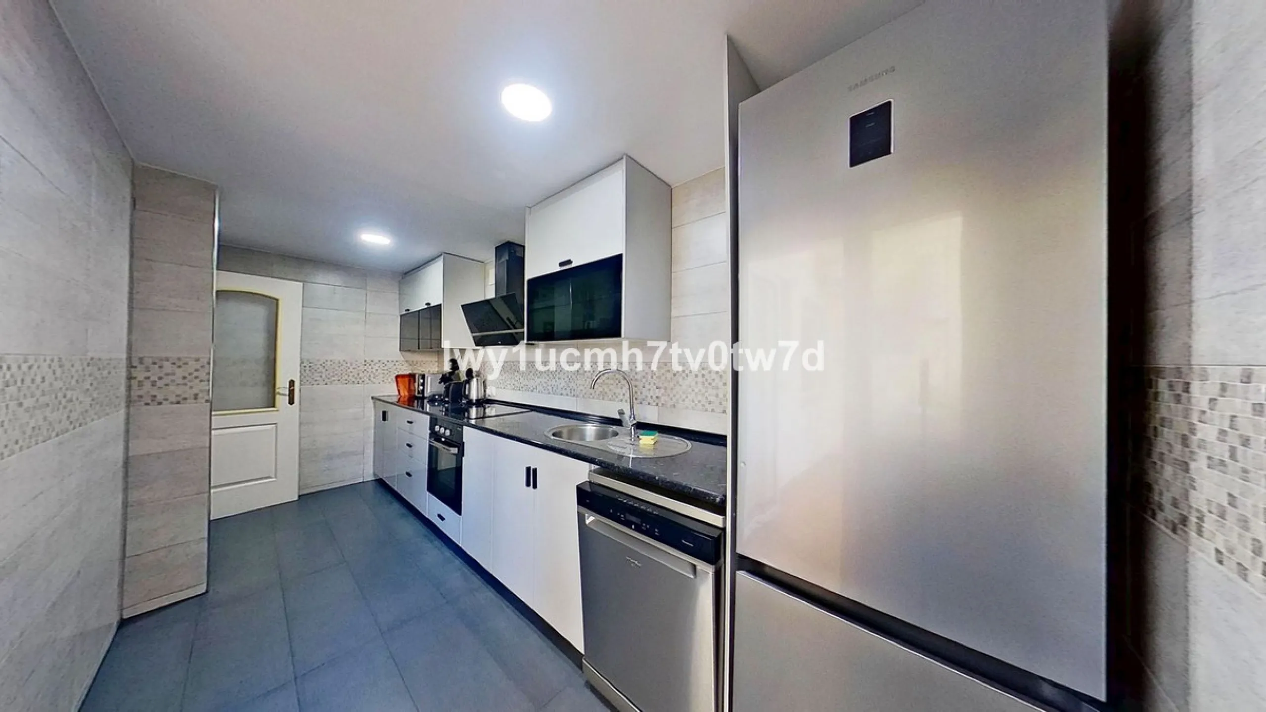 Superb 2-bedroom flat 150 metres from the sea, with sea views and tourist licence in one of the most exclusive areas of Benalmádena Costa, Hacienda Torrequebrada!