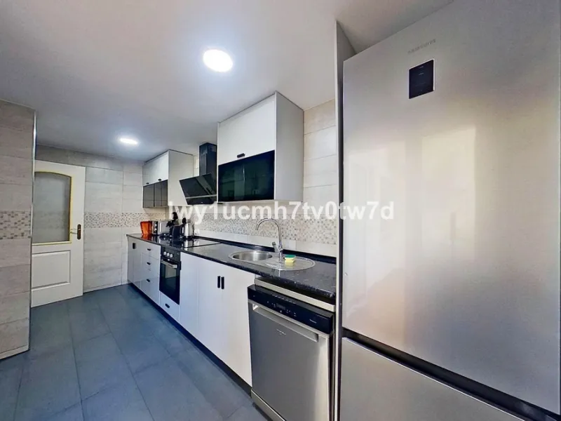 Superb 2-bedroom flat 150 metres from the sea, with sea views and tourist licence in one of the most exclusive areas of Benalmádena Costa, Hacienda Torrequebrada!
